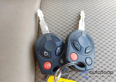 2010 Ford Fusion Se z USA, uszkodzony, nr VIN 3FAHP0HA0AR239423